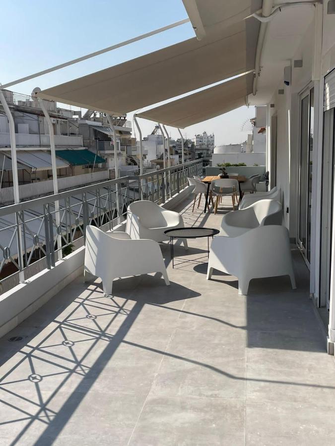 Sunny Contemporary Art Penthouse Apartment *
